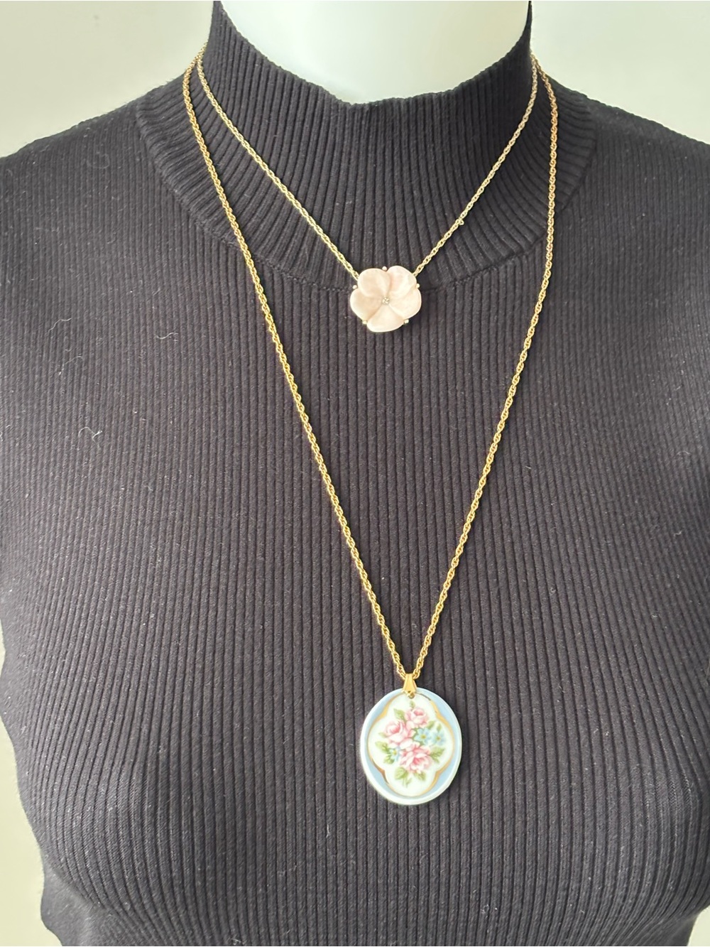 Vintage Avon 1978 Lotus Blossom & Porcelain Bouquet Layering Necklace Set